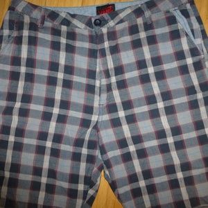VANS plaid SHORTS blk tan red 36